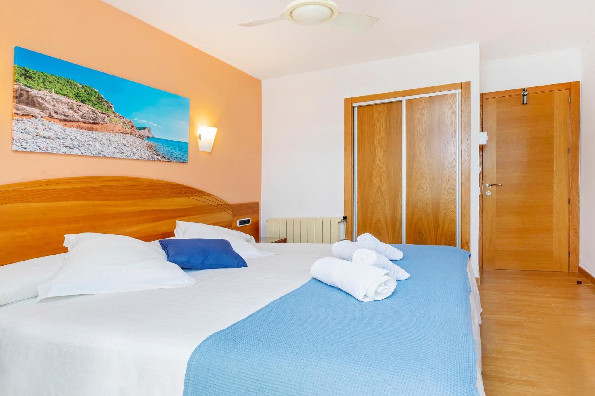 Hostal Manolita San Antonio  Buitenkant foto